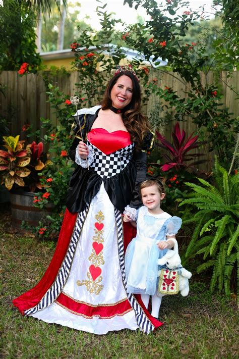 mom makes daugter gucci bag halloween costume|25 Mother & Daughter Halloween Costumes That Are Too Perfect .